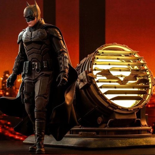 Batman with Bat-Signal The Batman Movie Masterpiece 1/6 Action Figure by Hot Toys